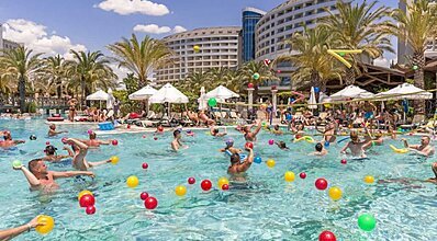 Royal Wings Hotel Lara Havuz / Deniz