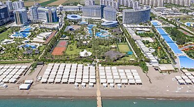 Royal Wings Hotel Lara Havuz / Deniz