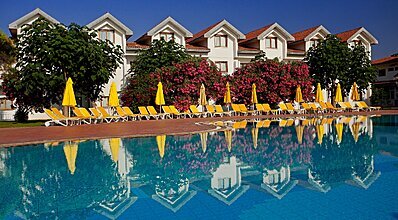 Salamis Bay Conti Hotel Havuz / Deniz