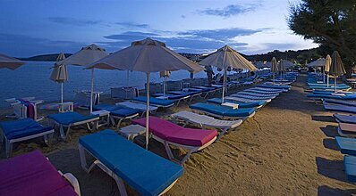 Sami Beach Hotel Havuz / Deniz