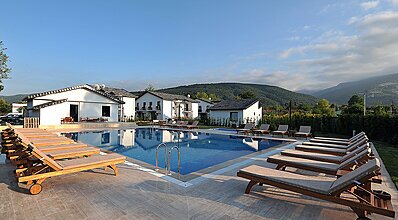Sapanca Çayır Çimen Otel Havuz / Deniz