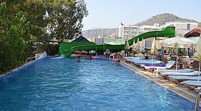 Selinus Beach Club Hotel Havuz / Deniz