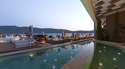 Sign By Ersan Havuz / Deniz