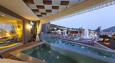 Sign By Ersan Havuz / Deniz