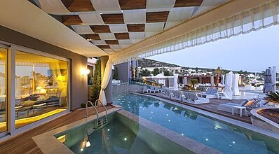 Sign By Ersan Havuz / Deniz