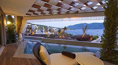 Sign By Ersan Havuz / Deniz