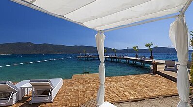 Sign By Ersan Havuz / Deniz