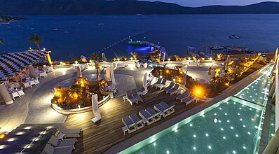 Sign By Ersan Havuz / Deniz