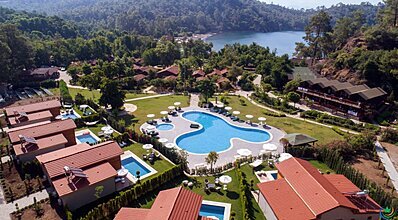 The Bay Beach Club Havuz / Deniz