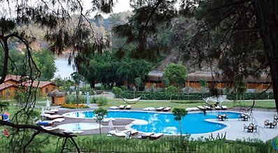 The Bay Beach Club Havuz / Deniz