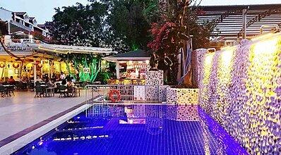Tonoz Beach Hotel Havuz / Deniz