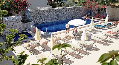 Tonoz Beach Hotel Havuz / Deniz