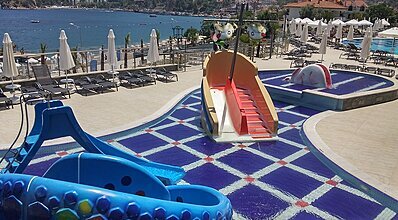 Turunç Premium Hotel Havuz / Deniz