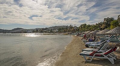 Very Chic Otel Havuz / Deniz