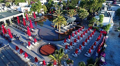 Very Chic Otel Havuz / Deniz