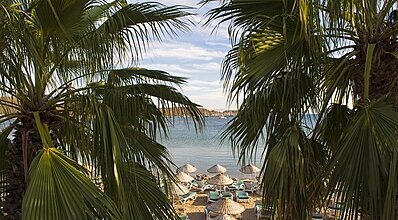 Very Chic Otel Havuz / Deniz