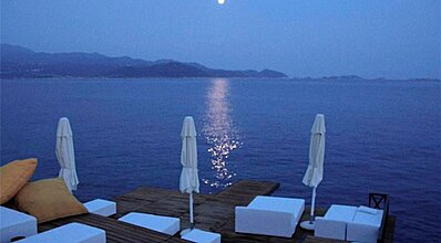 Villa Hotel Tamara Havuz / Deniz