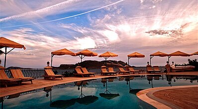 Villa Hotel Tamara Havuz / Deniz