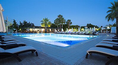 Washington Resort Hotel & Spa Havuz / Deniz