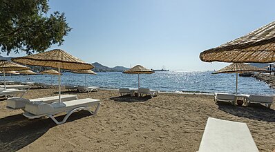 Yalıpark Beach Hotel Havuz / Deniz