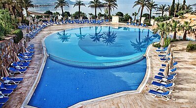 Yasmin Bodrum Resort Havuz / Deniz