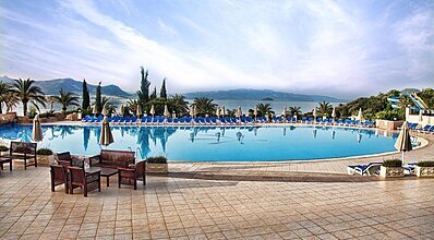 Yasmin Bodrum Resort Havuz / Deniz