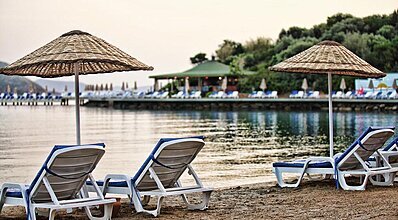 Yasmin Bodrum Resort Havuz / Deniz