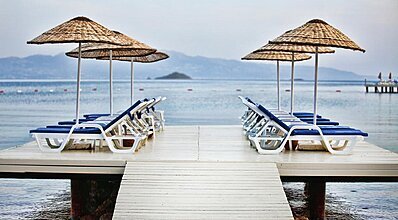 Yasmin Bodrum Resort Havuz / Deniz