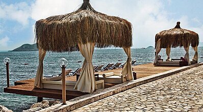 Yasmin Bodrum Resort Havuz / Deniz