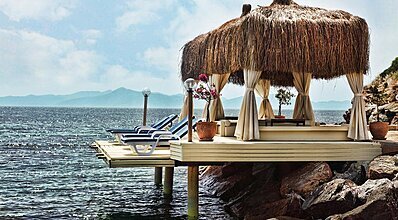 Yasmin Bodrum Resort Havuz / Deniz