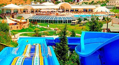 Yasmin Bodrum Resort Havuz / Deniz