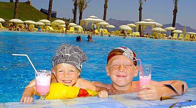 Yasmin Bodrum Resort Havuz / Deniz