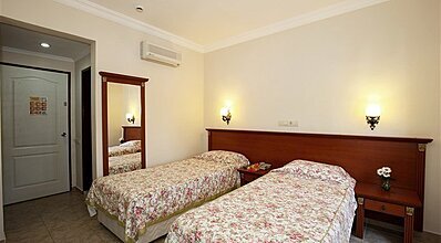 Yel Holiday Hotel Oda