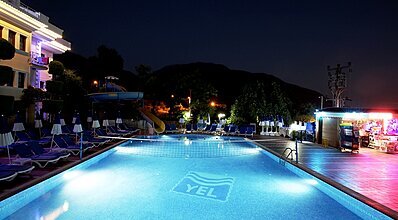 Yel Holiday Hotel Havuz / Deniz