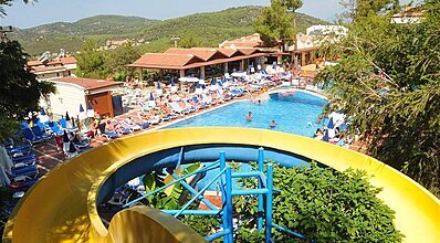 Yel Holiday Hotel Havuz / Deniz