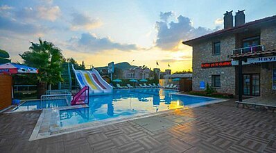 Zehra Hotel Havuz / Deniz