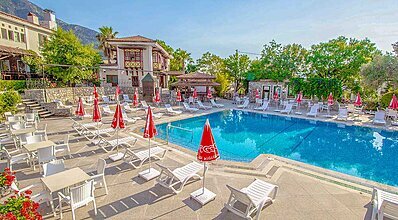 Zehra Tatil Köyü Havuz / Deniz