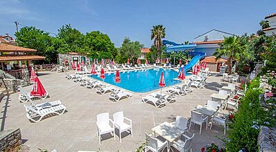 Zehra Tatil Köyü Havuz / Deniz