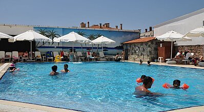 Zeytinci Olivera Resort Hotel Havuz / Deniz